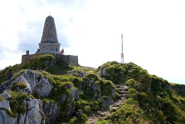 Grünten Jägerdenkmal.jpg